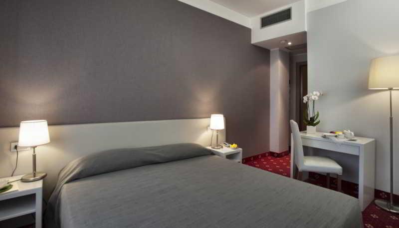 Hotel Gamma Milano Esterno foto